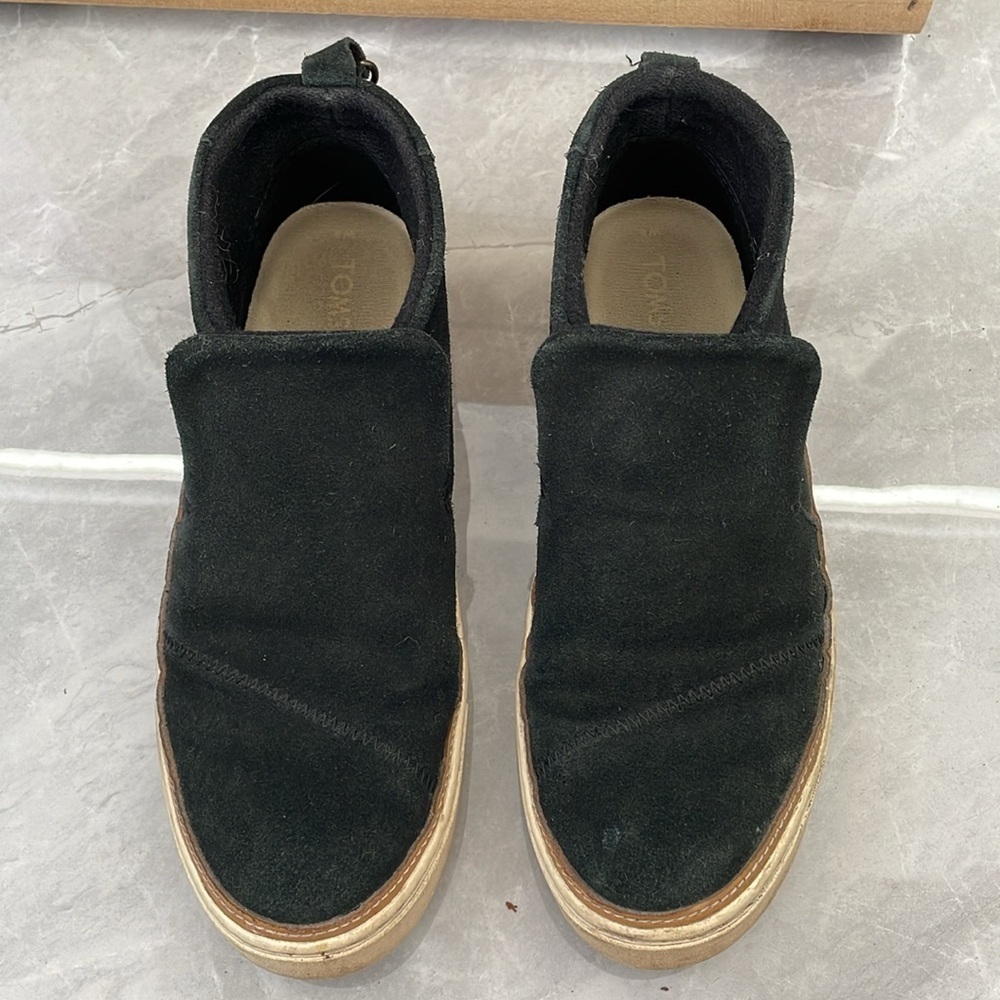 Women's TOMS Paxton Suede Slip On Shoe With Tassel Size 8 - Picture 3 of 12